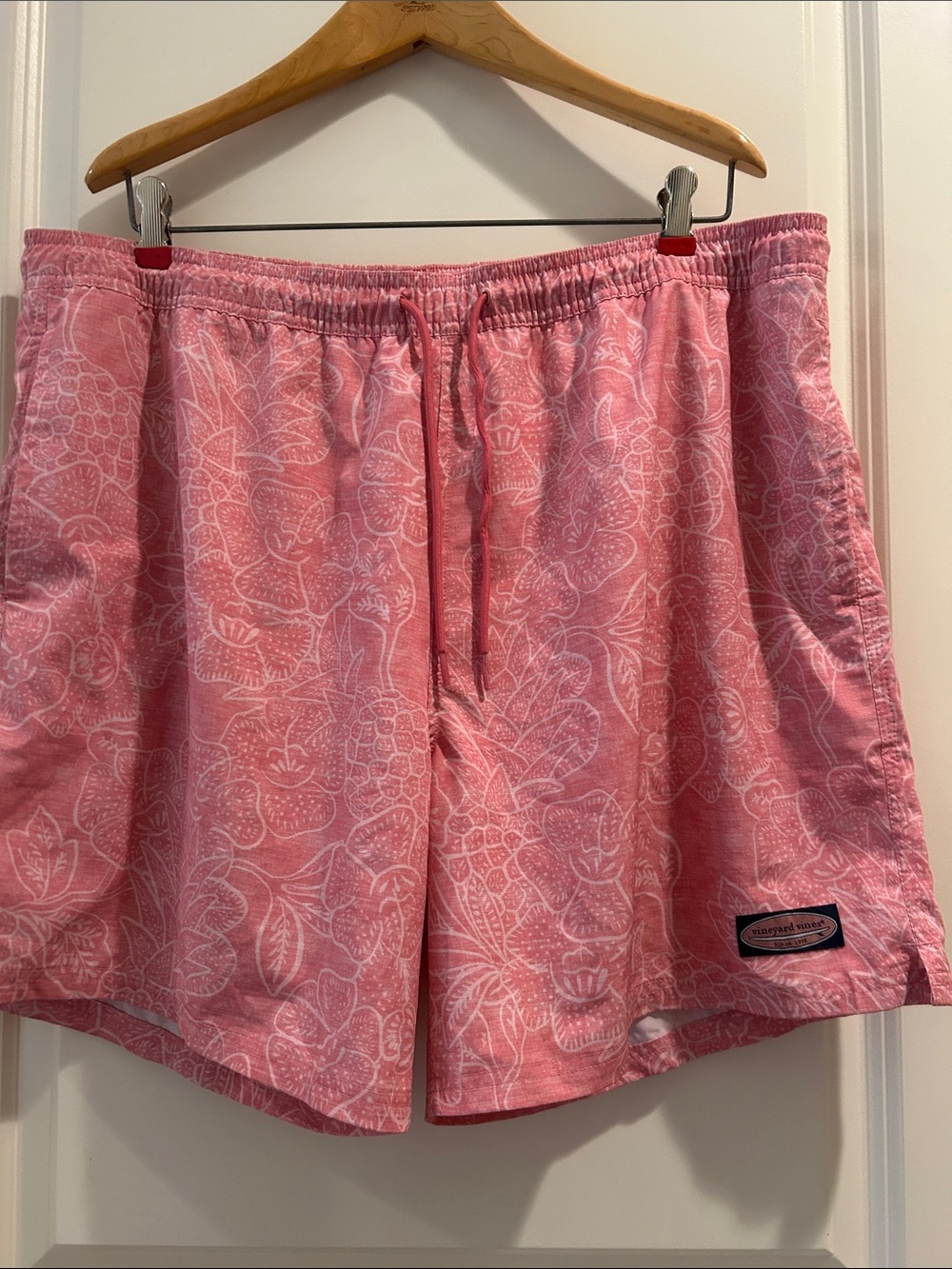 Vineyard Vines Pink Floral Drawstring elastic waist Swim Shorts inner mesh XL
